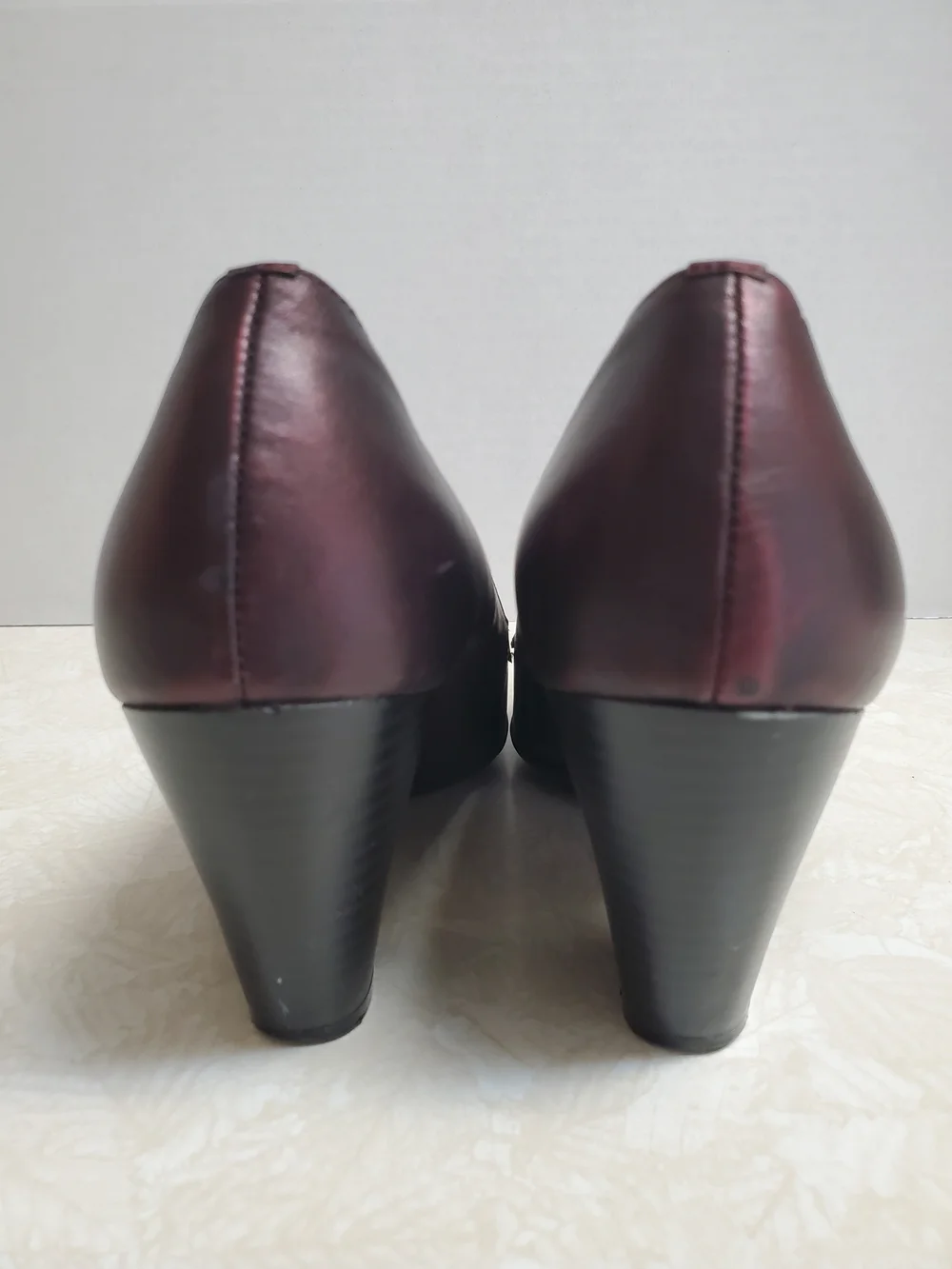 Sofft Women's Burgundy Leather Block Heel Loafers